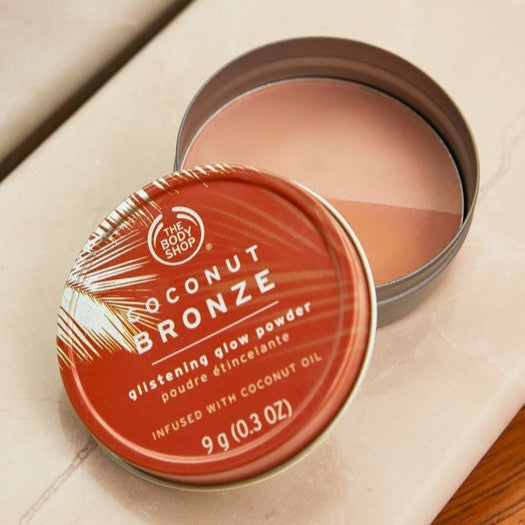 Coconut Bronze Glistening Glow Powder - Image 3