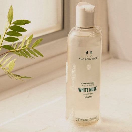 White Musk® Shower Gel - Image 2